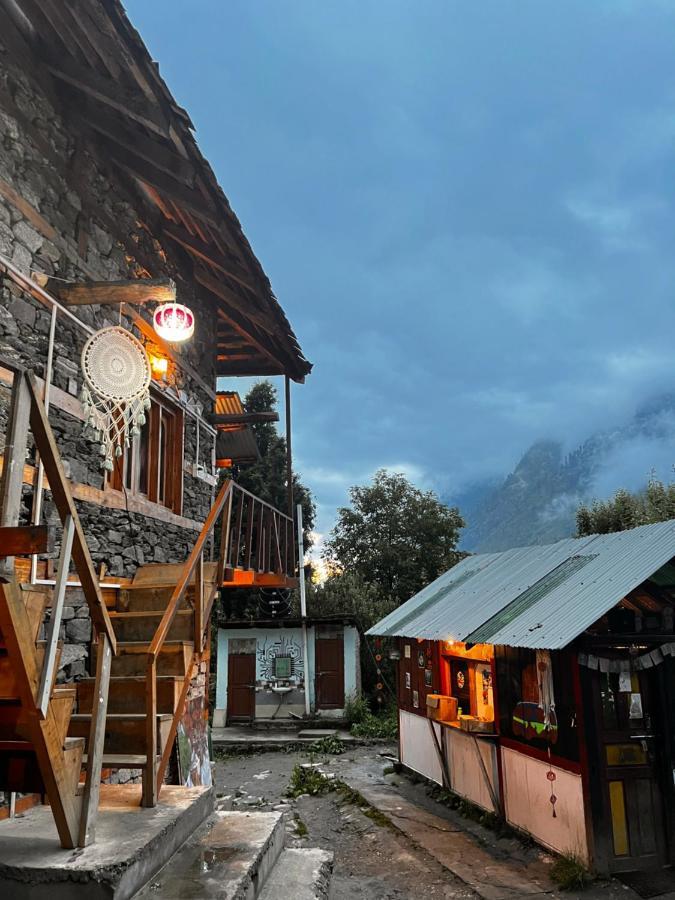 Old Brahma Homestay Kalgha Exterior photo
