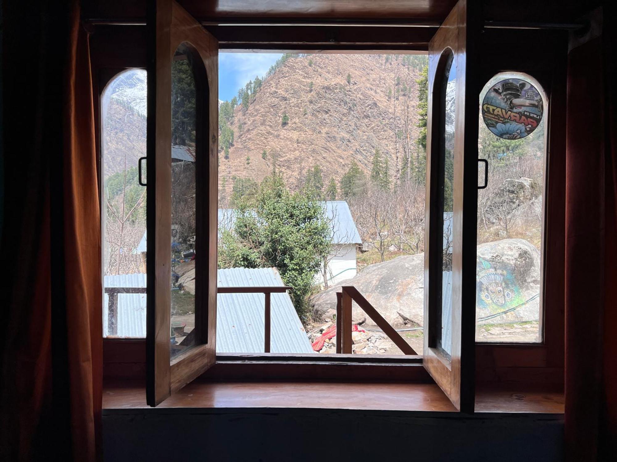 Old Brahma Homestay Kalgha Exterior photo