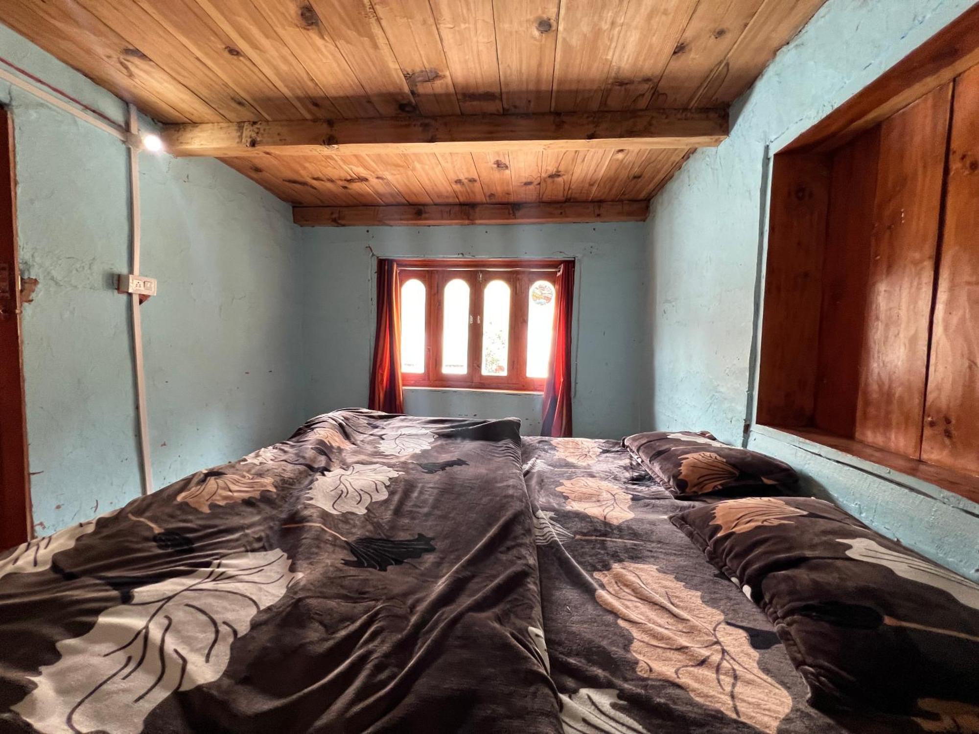Old Brahma Homestay Kalgha Exterior photo